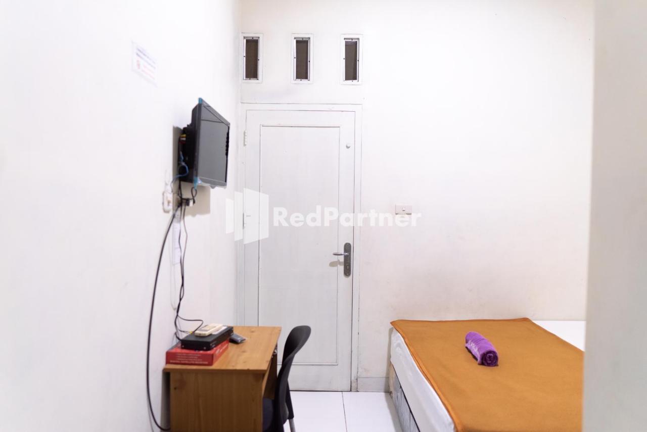 Wisma Aini Syariah Mitra Reddoorz Бандар Лампунг Екстериор снимка